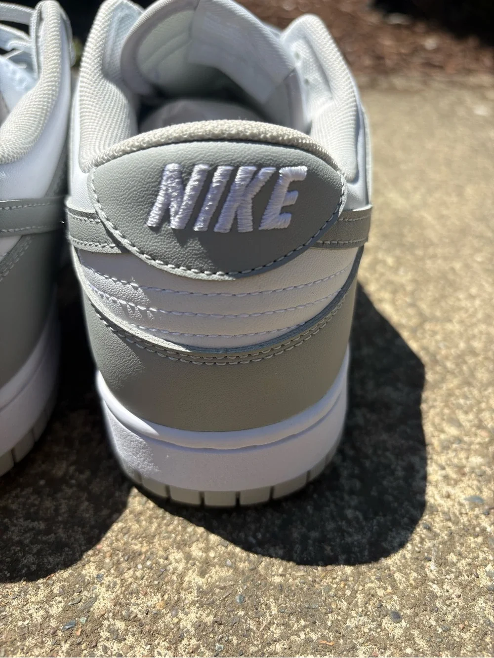 Nike Men’s White and Gray Low-Top Sneakers size 11